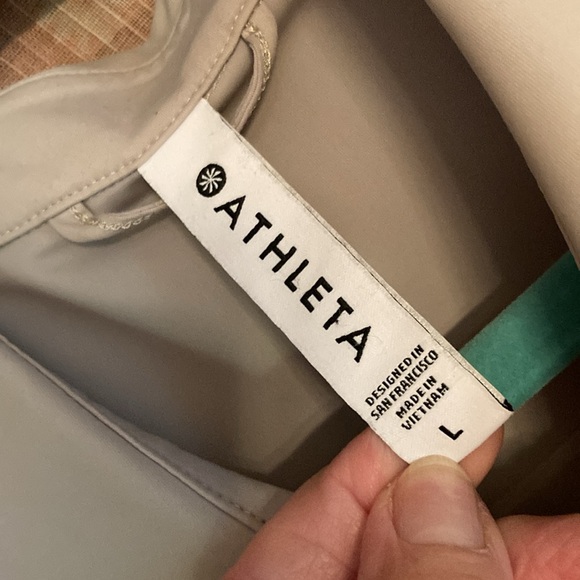 Top-Atheleta tailored long sleeveless light gray button down, office or beach - Picture 2 of 15